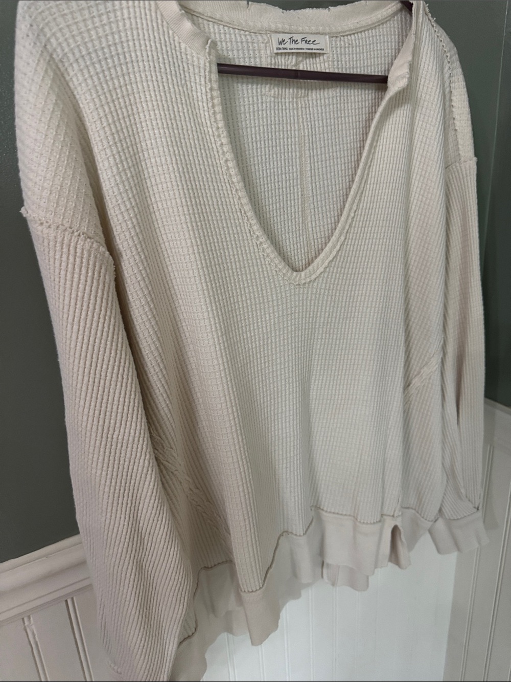 We The Free Beige Cream Waffle V-Neck Pullover Oversized extra small - Picture 3 of 5